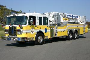 Spartan Gladiator Ferrara Ladder Truck '2004